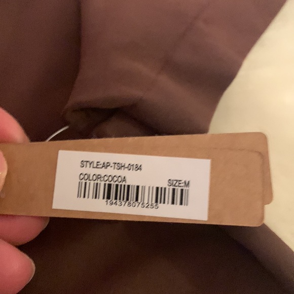 SKIMS BUTTERY Smoothing Short Sleeve T-Shirt -NWT - Picture 3 of 5